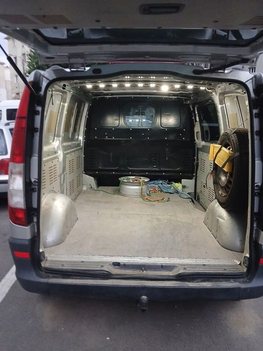 Vând Mercedes Vito