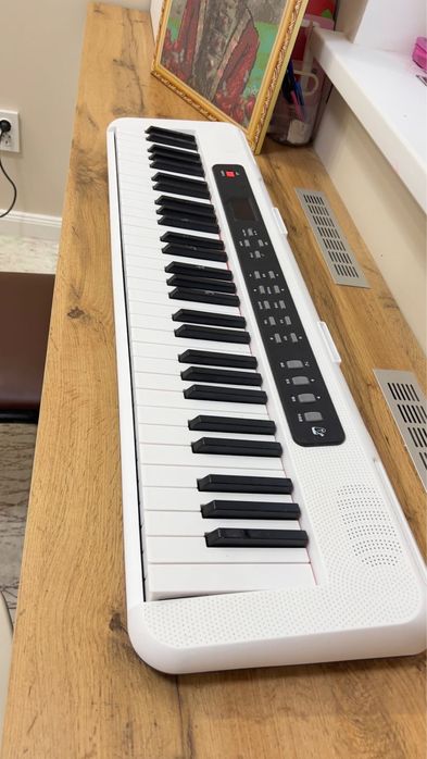 Синтезатор белый