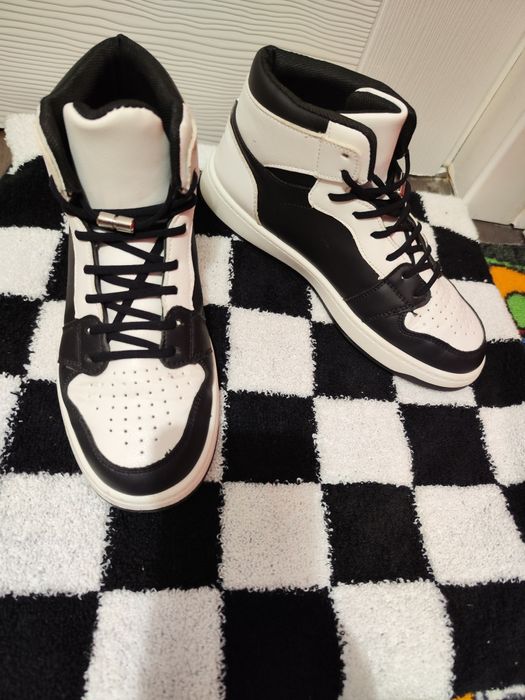 Adidași baschet marimea 39