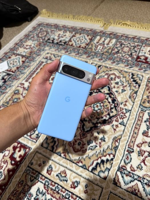 Google pixel 8 pro иедал