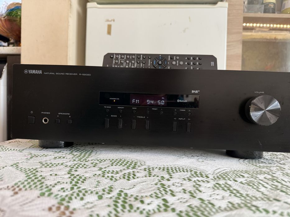Yamaha R-S202D Bluetooth стерео ресивър