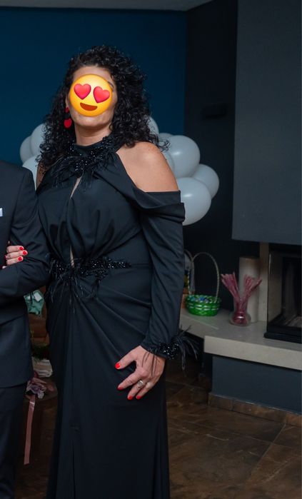 Rochie neagră de ocazie