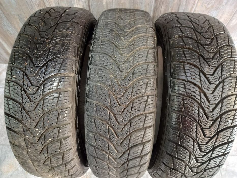 Vând anvelope masina