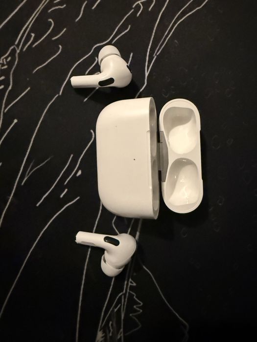 AirPods Pro 2 Folosite foarte putin aproape noi