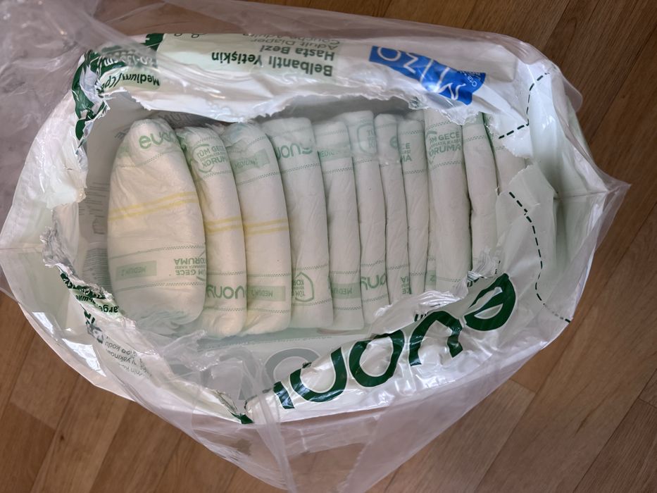 Продаю памперс размер м