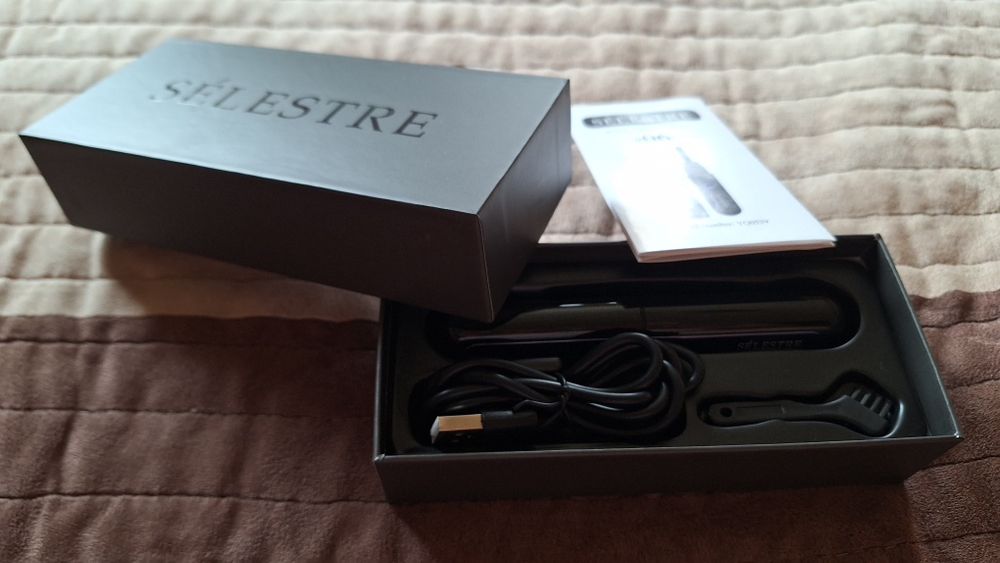 Продавам електрическа извивачка за мигли на Selestre