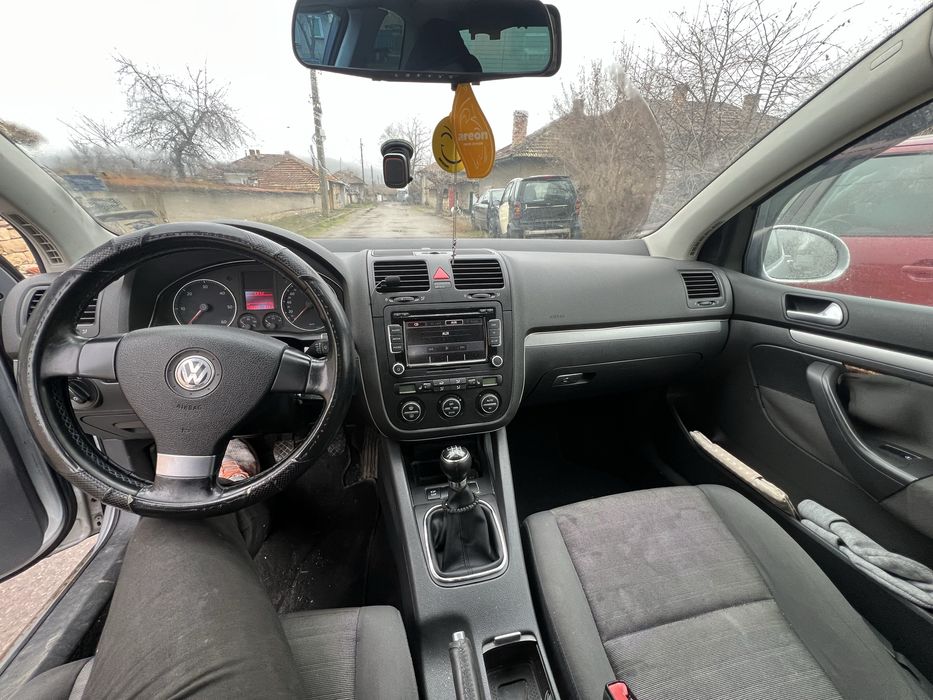 Голф  5 2.0 тди 140 hp 4x4 само на части