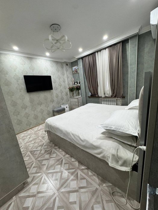 Новза метро 10 дакика юлда квартира