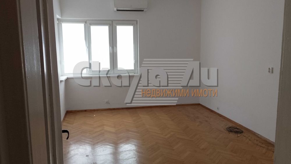 Дава се под наем Четиристаен апартамент в София, Център - 130 кв.м за 714 € - Снимка #6