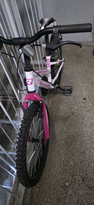 Bicicleta copii aproape noua