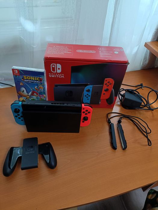 Vând Nintendo Switch stare foarte bună+ 1 joc