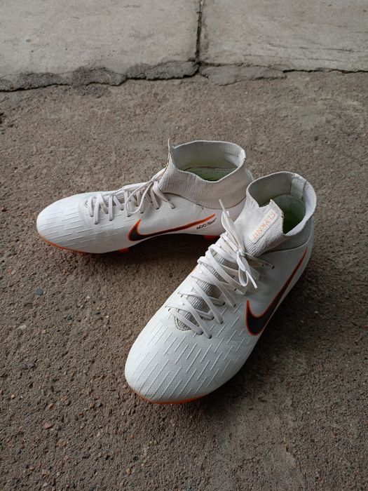 Продаются бутсы, торг