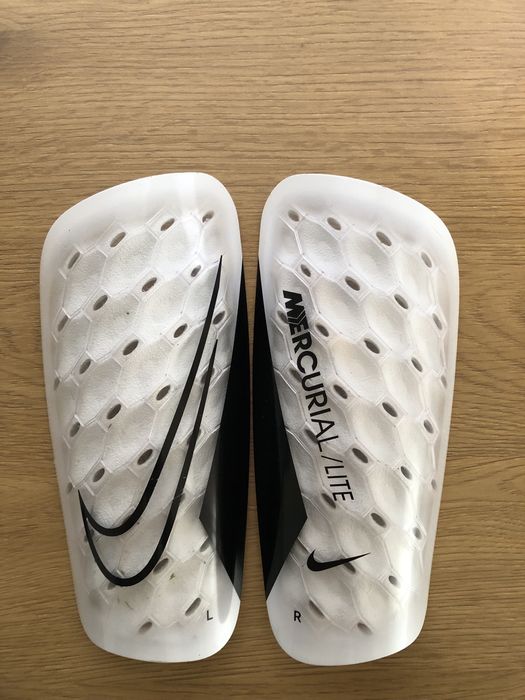 Nike Mercurial Lite Футболни кори Size XL