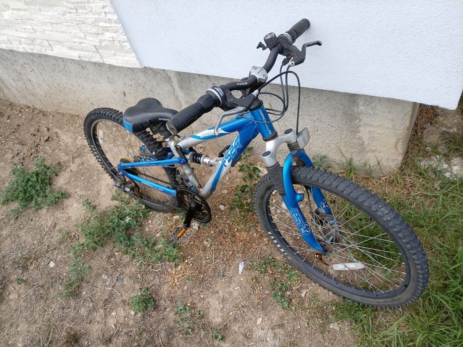 Vand ieftin bicicleta pentru copii roti de 24 , frana pe disc.