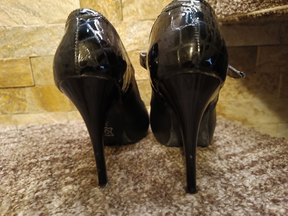 Официални черни обувки