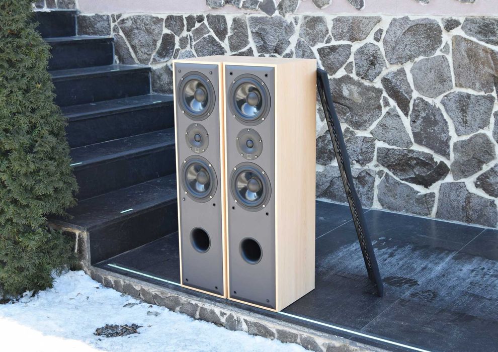 Boxe Dali Blue 5005, boxe de podea