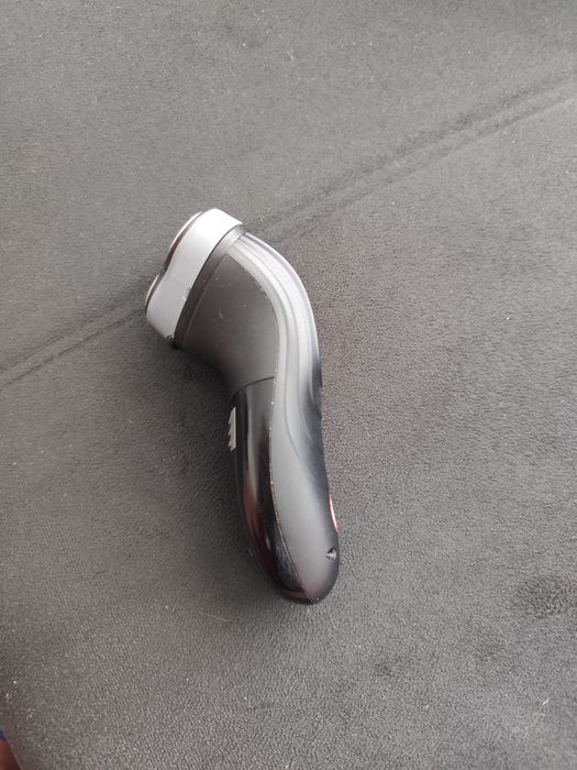 Vând aparat de ras Philips