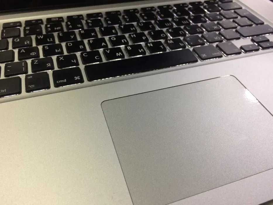 Apple MacBook Pro 17 (8gb/240SSD)