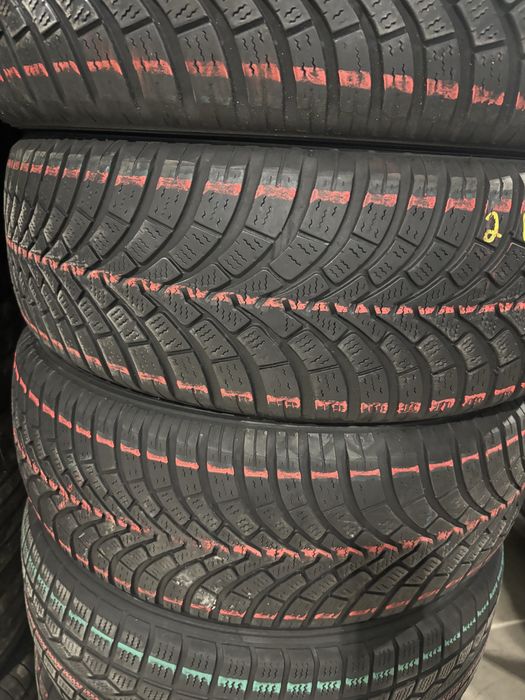 Set iarna anvelope 215/60/17 M+S impecabile duster