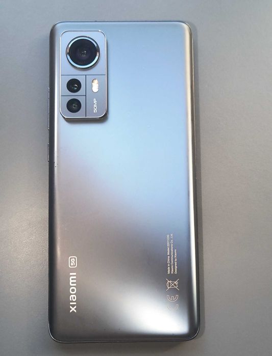 Продавам Xiaomi 12  в гаранция