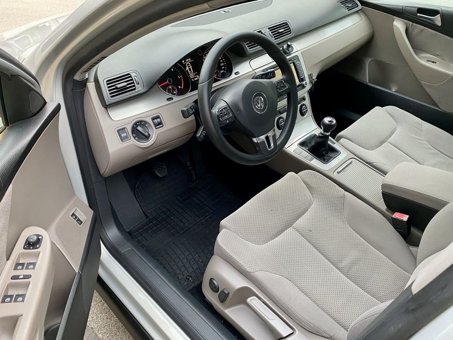 Volkswagen Passat 2.0 TDI 140 Cp Euro 5, Navi, Xenon, Clima