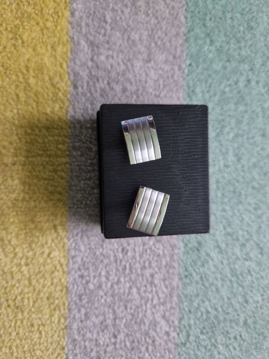 Butoni dreptunghiulari pentru camasa