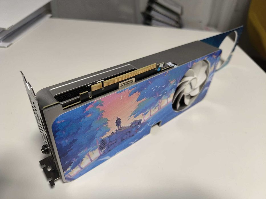 iGame GeForce RTX 3070 8GB – Ediție White Custom | Aspect Impecabil | Placă Video Premium