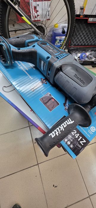 Акумулаторен перфоратор Makita DHR241Z