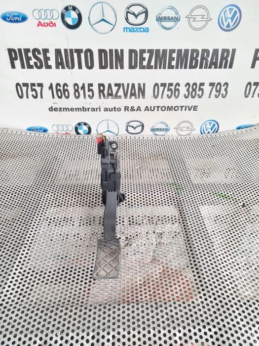 Pedala Acceleratie Audi A5 An 2008-2009-2010-2011-2012-2013-2014-2015 Volan Stanga Cod 8K1723523A Dezmembrez Audi A5 Facelift 2.0 Tdi Automat Motor CJC Cutie Automata NYM Volan Stanga Xenon