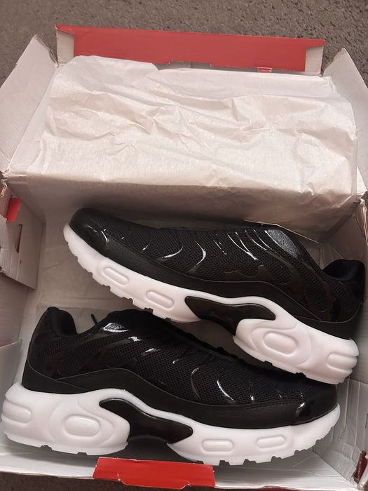 Нови елеганти обувки