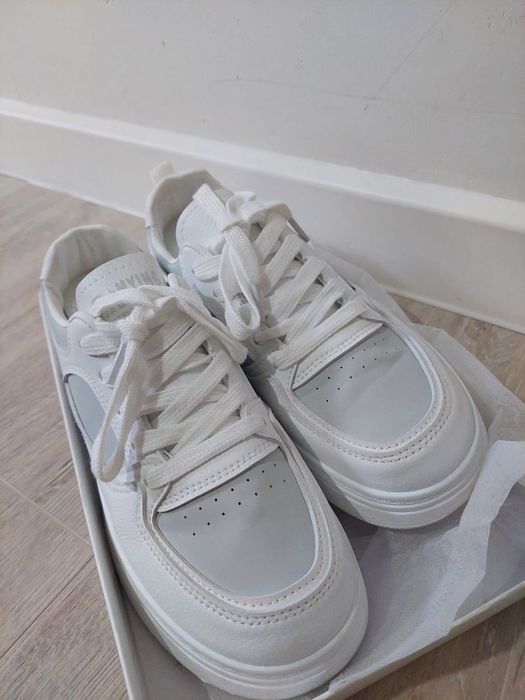 Продаются кроссовки