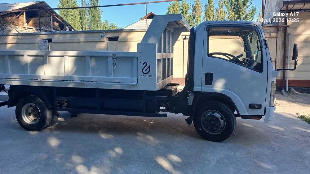 ISUZU samosval sotiladi