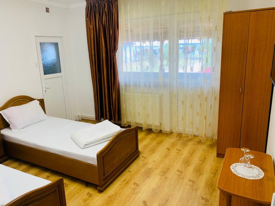 CAZARE Albota 3 km Pitesti -Spatii birouri si depozitare