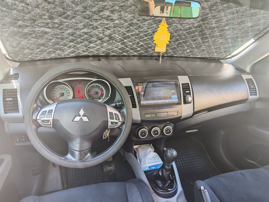 Mitsubishi outlander
