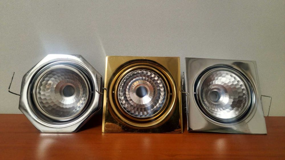 Spot incastrat pentru tavan