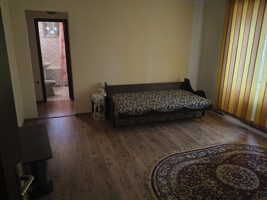 Închiriez apartament Onești