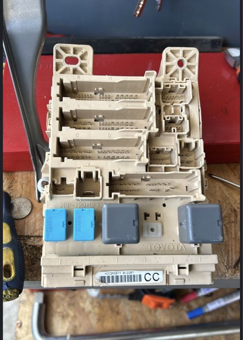 Блок предохранителей Лексус Рх Lexus Rx