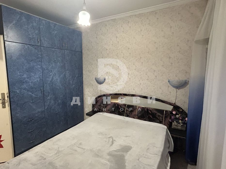 Тристаен апартамент в Железник - Център