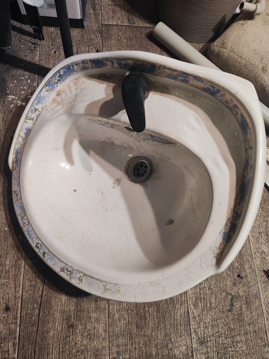 Раковина без смесителя, фарфор