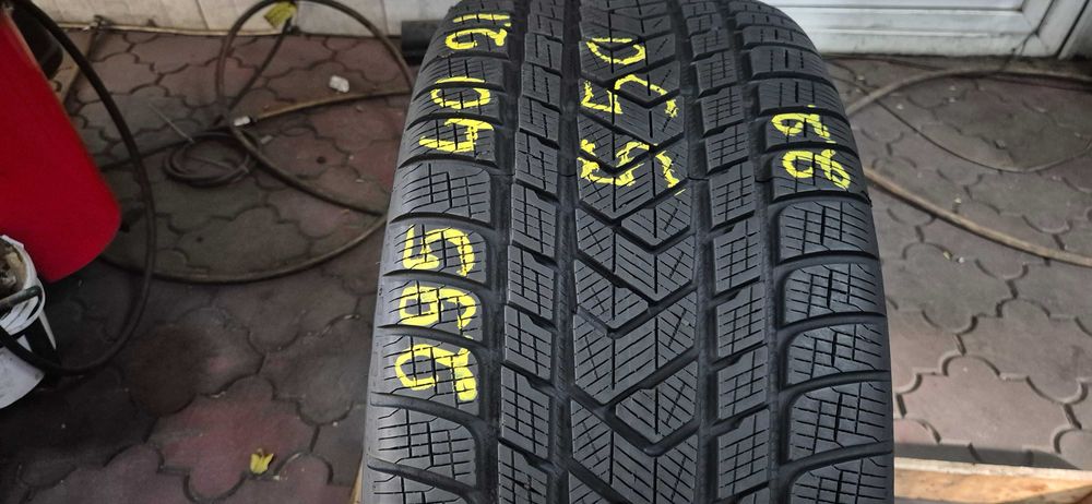 anvelope Pirelli 295/40/21 m&s iarna