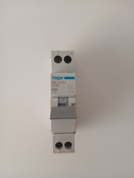 Vând 4 sigurante ptr tablou electric