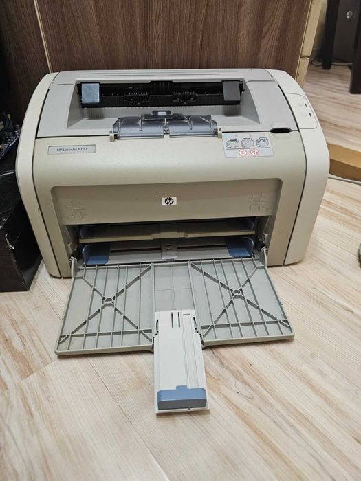 HP LaserJet 1020 принтер