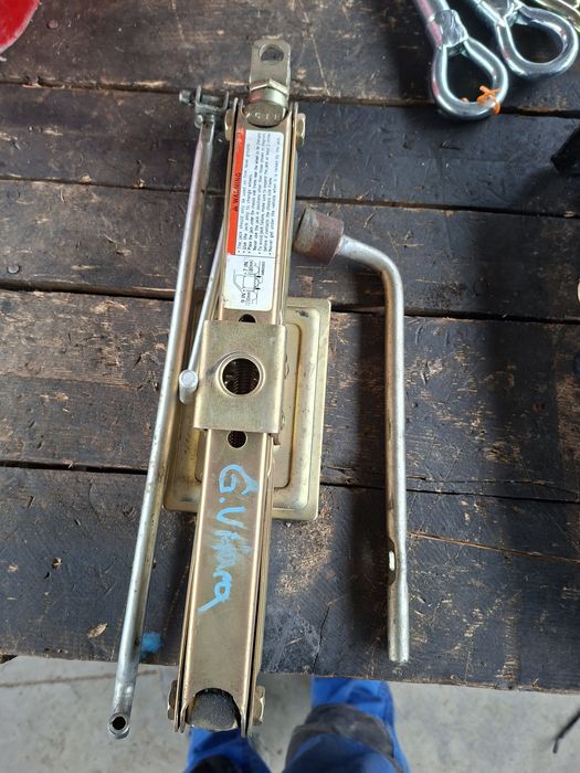 Cric cheie roti toyota,ford nissan l rover suzuki