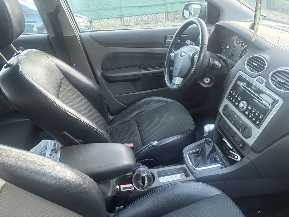 Ford focus 1.6 benzina + GPL