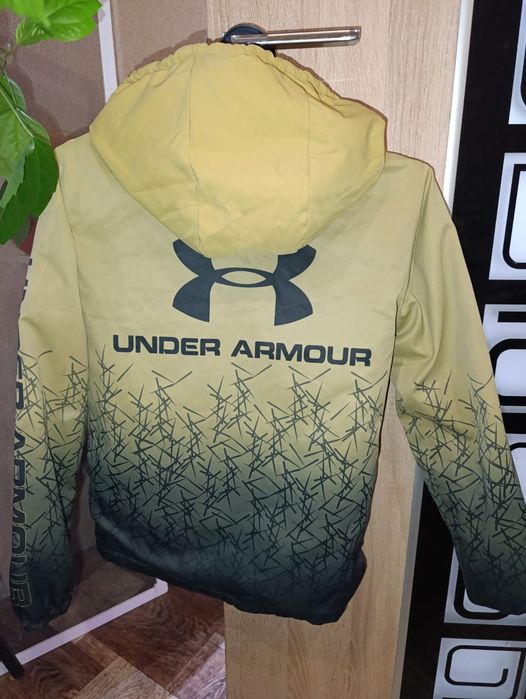 Продам детскую куртку