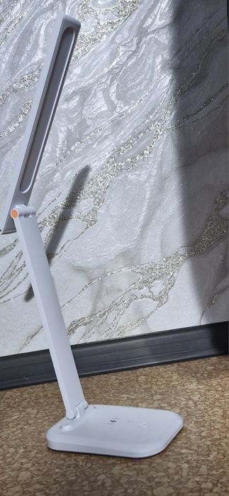 Настольная лампа светодиодная