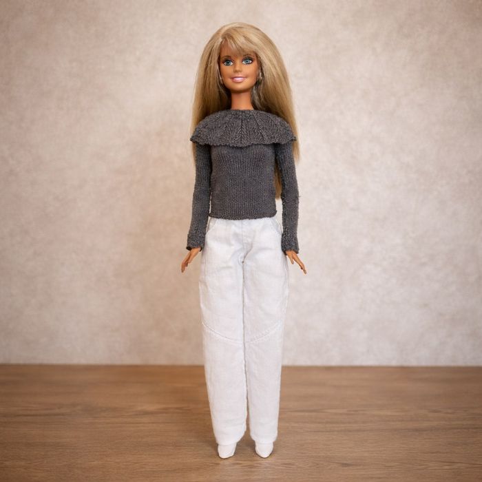Свитер для куклы Барби