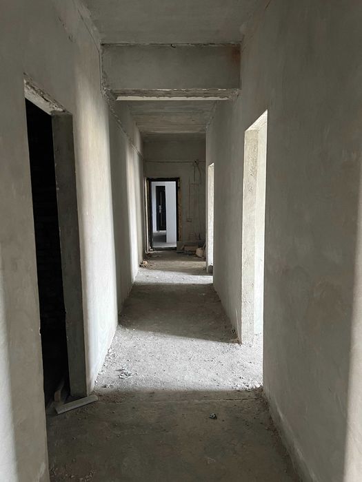 Новостройка шахар марказида квартира сотилади !!!