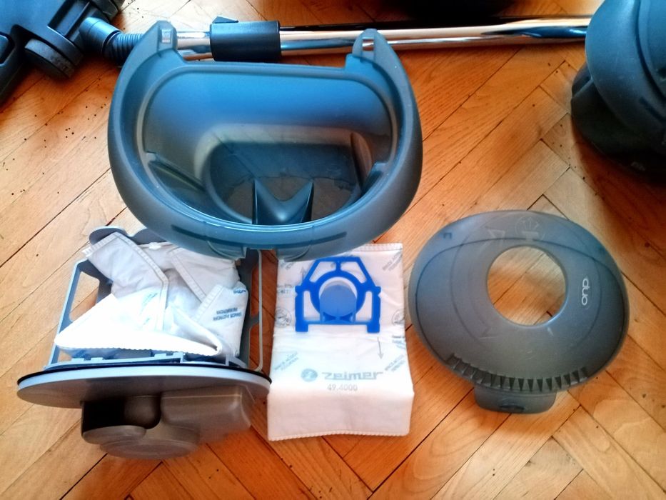 Работеща прахосмукачка Zelmer Delfin 819