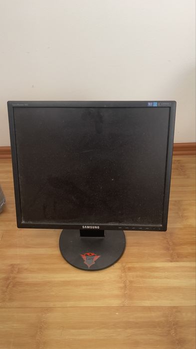 Продается монитор и клавиатура